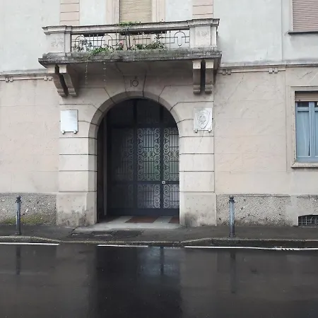 Apartment Chez Moi Como